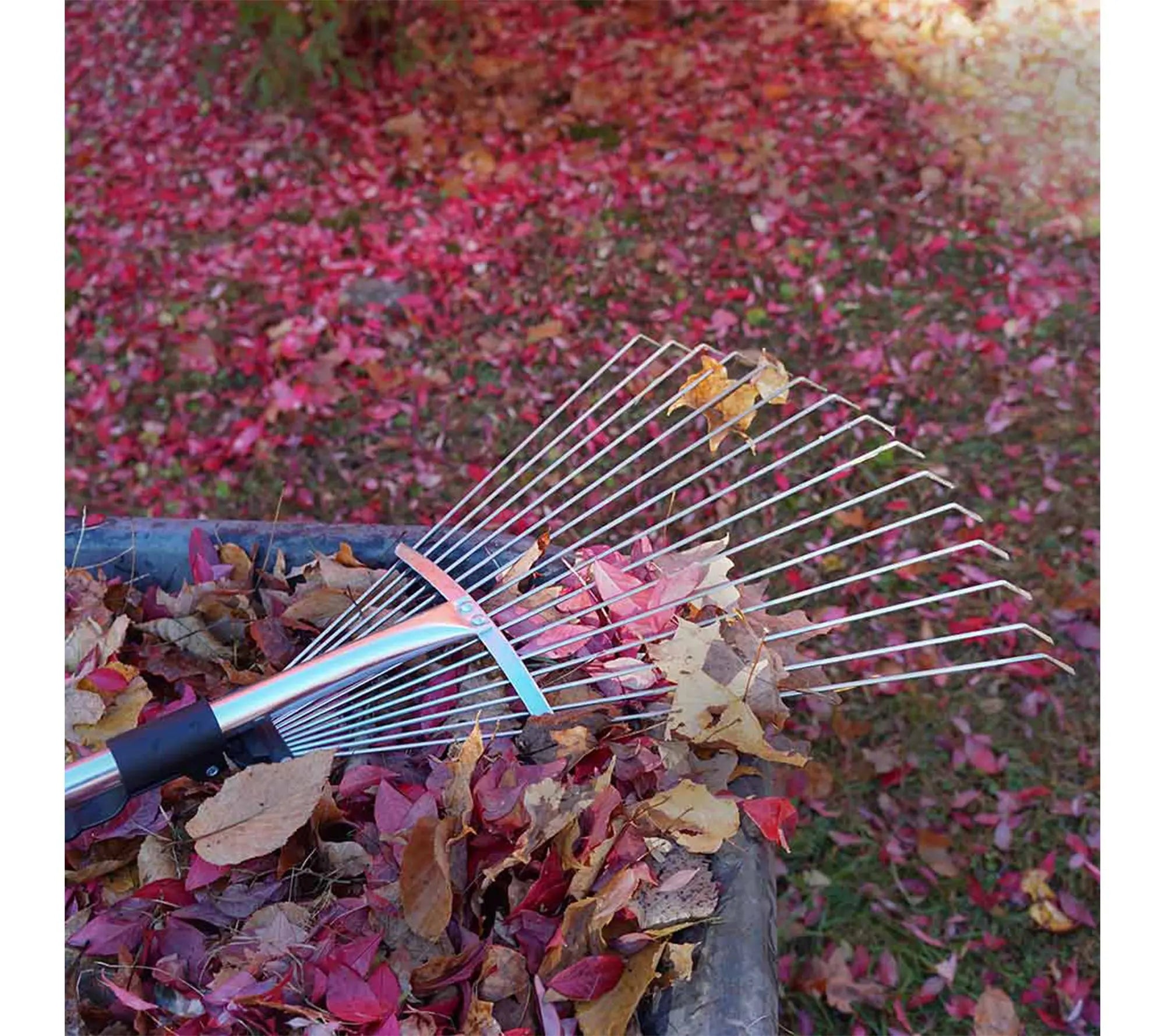 Kings County Adjustable Metal Rake with Expandable Handle